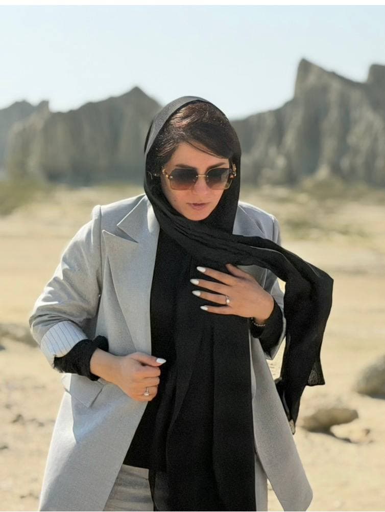 تصویر فرزانه هراتی
